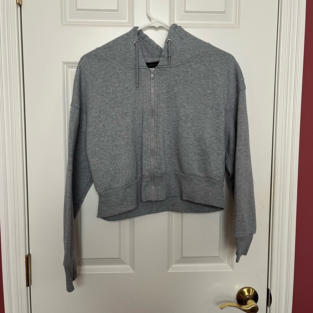 Cropped light weight sweatshirt